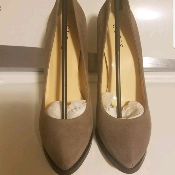 Platform Pump - Picture 2 of 4